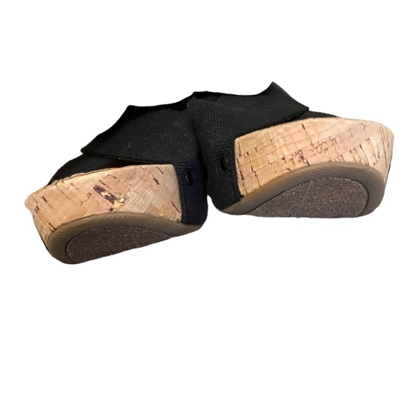 Lucky Brand cork wedges with black criss cross canvas straps - Picture 9 of 11